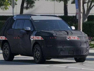 全新現(xiàn)代途勝諜照來襲，方正硬朗造型初顯，插混動力走向引關(guān)注