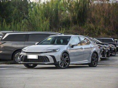 全新豐田凱美瑞煥新登場！動感外觀+智能座艙+多樣動力，家庭出行新選擇