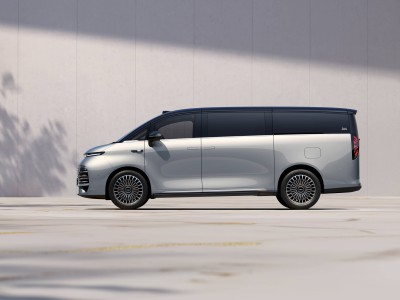 吉利銀河V900上市:AI全場景家庭旗艦MPV,續(xù)航1220km還有純金福利