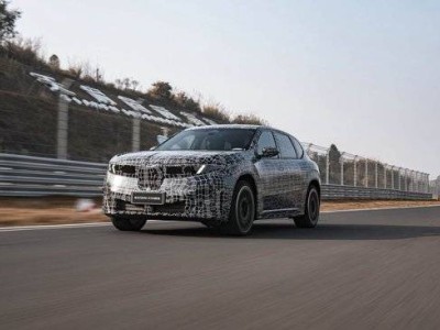 新世代BMW iX3長軸距版北京車展首發：駕控升級，智能化電動化體驗邁向新高度