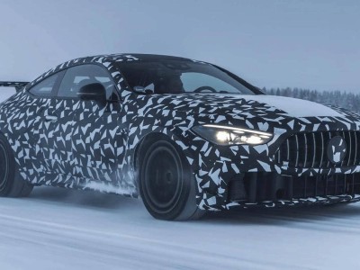 奔馳“極致版”CLE跑車來襲，V8雙渦輪增壓引擎，冰雪測試盡顯兇狠姿態