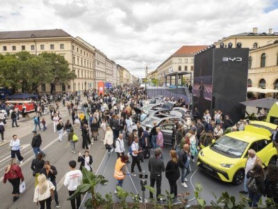 中國汽車閃耀歐洲市場 比亞迪2025年新車注冊量同比激增268.6%