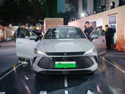 2026款秦PLUS DM-i升級解析:續(xù)航大增價格降,配置調(diào)整利弊如何?