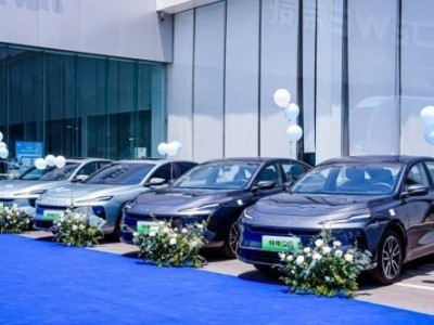 十萬級(jí)純電市場(chǎng)“全能王”：榮威D6憑實(shí)力成家庭用戶最優(yōu)解