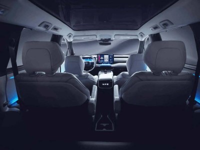 豐田新三排六座純電SUV內飾曝光:大屏天幕加持 科技豪華感拉滿