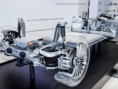 魏牌V9X預(yù)告圖曝光：AI豪華六座SUV，2.0T插混動力能否攪動市場？