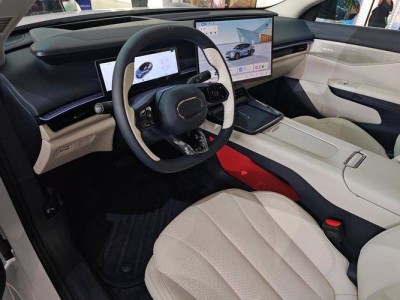 都市女性出行新寵：純電小車以靈動之姿解鎖自在生活新體驗