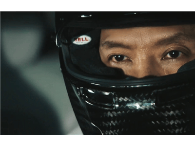 雷軍駕駛小米SU7秀漂移神技 畫面張力十足 溫馨提醒：漂移需謹慎切勿盲目跟風