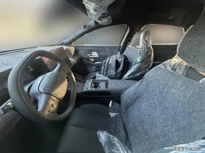 多款新車來襲：比亞迪秦MAX內(nèi)飾揭秘，傳祺極狐騰勢MPV登場，魏牌旗艦官圖亮相