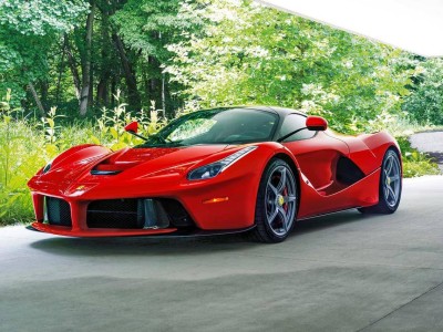 法拉利2025年交付量微降112輛 凈利潤(rùn)逆勢(shì)增5% 純電車型Luce即將發(fā)布