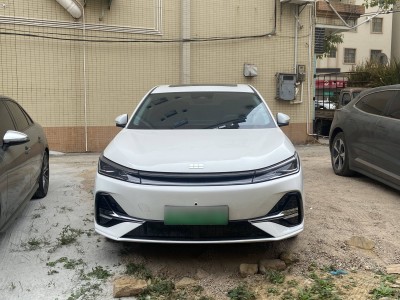 從抗拒到問價(jià)：十萬級(jí)國(guó)產(chǎn)新能源車如何讓二十年老司機(jī)“路轉(zhuǎn)粉”？