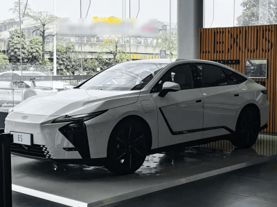 情人節驚喜!全新雷克薩斯ES“改頭換面”,4月上市混動純電雙選擇