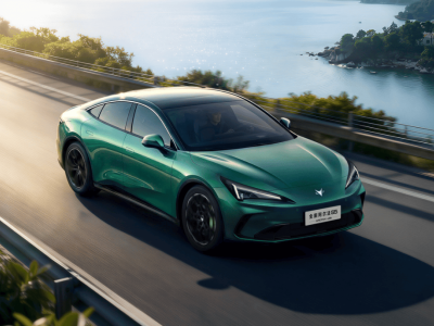 北汽極狐阿爾法S5煥新登場！增程版上線，續(xù)航焦慮不再有