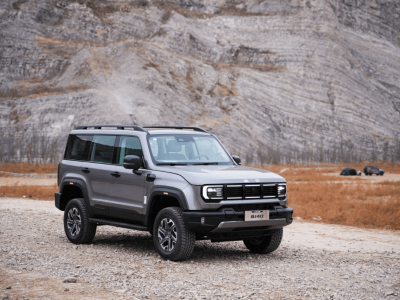 BJ40燃油VS坦克300：誰(shuí)才是硬派越野“終極玩家”的專屬座駕？