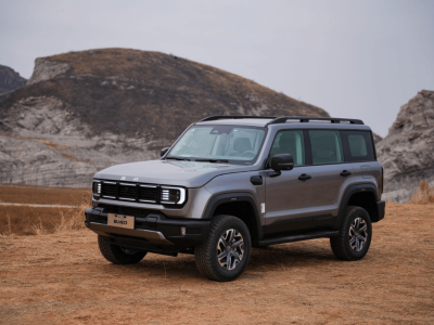 硬派越野新解法：BJ40燃油讓城市通勤與山野探索“魚(yú)和熊掌”兼得