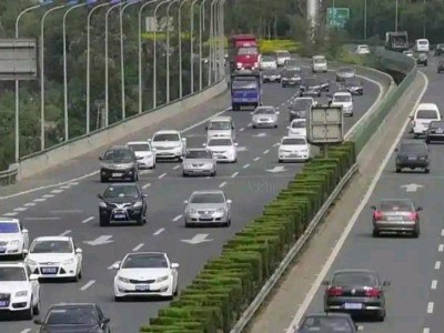 同樣跑120轉(zhuǎn)速差大?變速箱、發(fā)動(dòng)機(jī)、車重和腳法是關(guān)鍵!