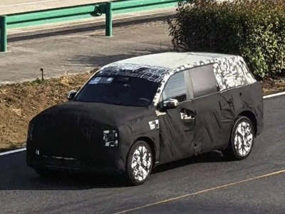 尊界M900諜照流出：華為百萬級SUV如何改寫豪華車市場新格局？