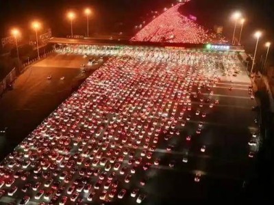 吳莊收費站返程高峰見真情：硬核保障與溫情服務共繪歸途暖心畫卷