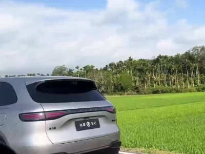 鴻蒙智行問界M6銀色路試車亮相,增程純電雙版本續航亮點多春天發布