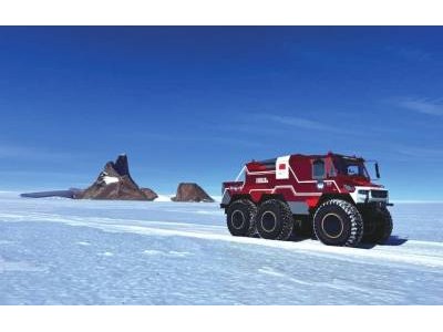 疾馳冰原!國產“雪豹”南極萬公里測試圓滿收官 填補裝備空白