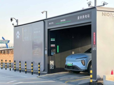 春運高速換電實錄：最快4分鐘換電，高峰期電池緊張排隊久