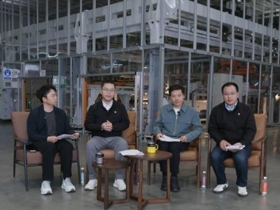 雷軍直播談小米汽車安全：后排乘客務必系安全帶，否則氣囊難保安全