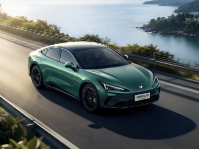 極狐全新阿爾法S5官圖亮相 智能配置升級 增程版或搭載寧德時代電池3月預售