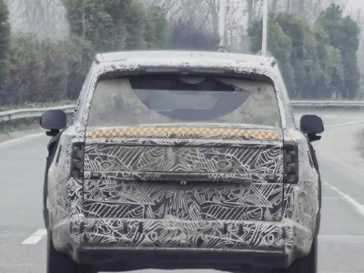 疑似小米YU9增程全尺寸SUV路試諜照流出 家族設計延續或配“天地門”后備箱