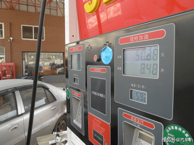 油價走低電池擴容：混動與油車邊界模糊，用車新趨勢悄然浮現