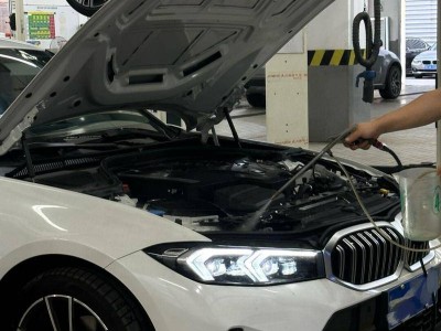 智能電車與燃油車:科技便捷VS機械可靠,誰才是你的出行優選?