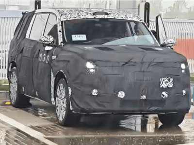 小米YU9路測新進展：真燈亮相，5米2大車身+后輪轉向，或年內上市