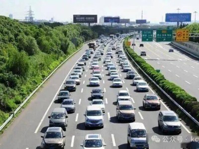 高速連續(xù)開五六小時，發(fā)動機無需停歇？老司機：別瞎操心，多關(guān)心自己和輪胎剎車