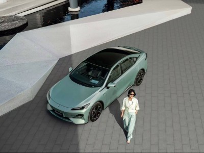 深藍SL03與特斯拉Model 3：舒適家用VS運動操控，誰是你的出行良伴？