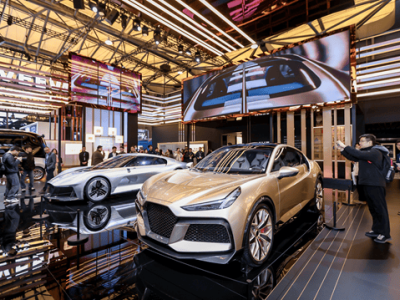 星際穿越新能源AWE首展：S10轎跑配剪刀門，雙旗艦布局劍指高端全球化