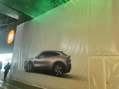 新一代SU7上市在即：門店擴增展車迎熱潮，小訂客戶超十萬限流在即