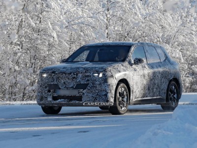 北極圈現身！2028款寶馬iX1原型車路測，最小純電SUV設計大革新