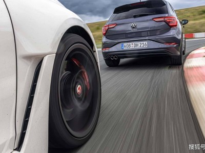 賽道對決：本田思域TYPE R憑技術逆襲，大眾Polo GTI馬力優勢為何敗北？