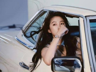 關曉彤提33萬奧迪Q3引熱議！不炫富接地氣，低調作風獲網友盛贊