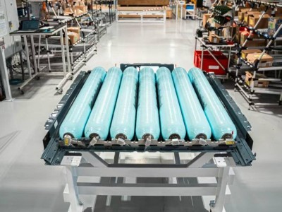 寶馬推出氫能扁平化儲存系統(tǒng)，2028年BMW X5氫燃料車續(xù)航將達750公里