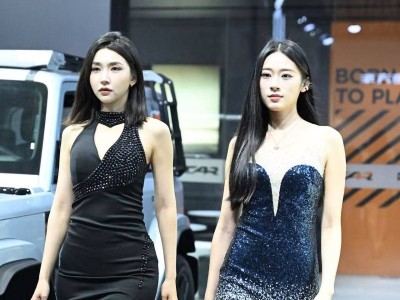 2026齊魯春季車展：豪車靚車齊聚，車模曼妙身姿成亮麗風景線