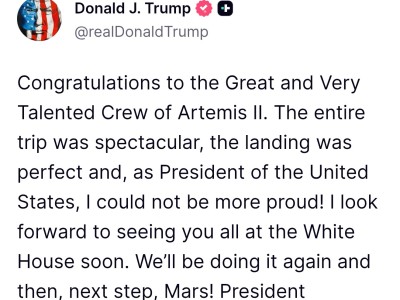 特朗普祝賀“阿耳忒彌斯2號”成功濺落