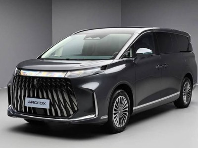 極狐問道V9實車首發，增程續航超千公里，或以高性價比入局MPV市場