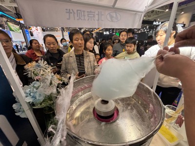 2026齊魯春季車展人氣旺，親子互動(dòng)嗨不停，帶娃選車兩全其美