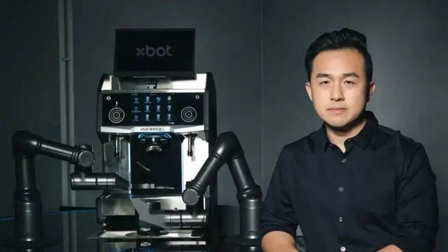不做人形、不跳舞:他家的具身智能憑什么在100+城市賣出400萬杯咖啡?