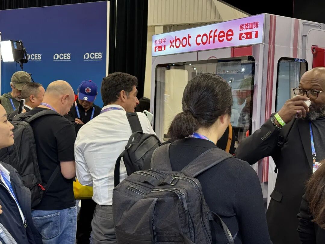 不做人形、不跳舞:他家的具身智能憑什么在100+城市賣出400萬杯咖啡?