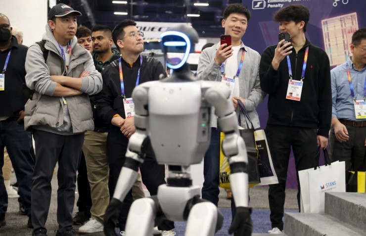 不做人形、不跳舞:他家的具身智能憑什么在100+城市賣出400萬杯咖啡?